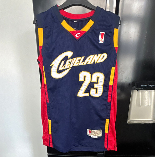Mitchell ness cavaliers - &,